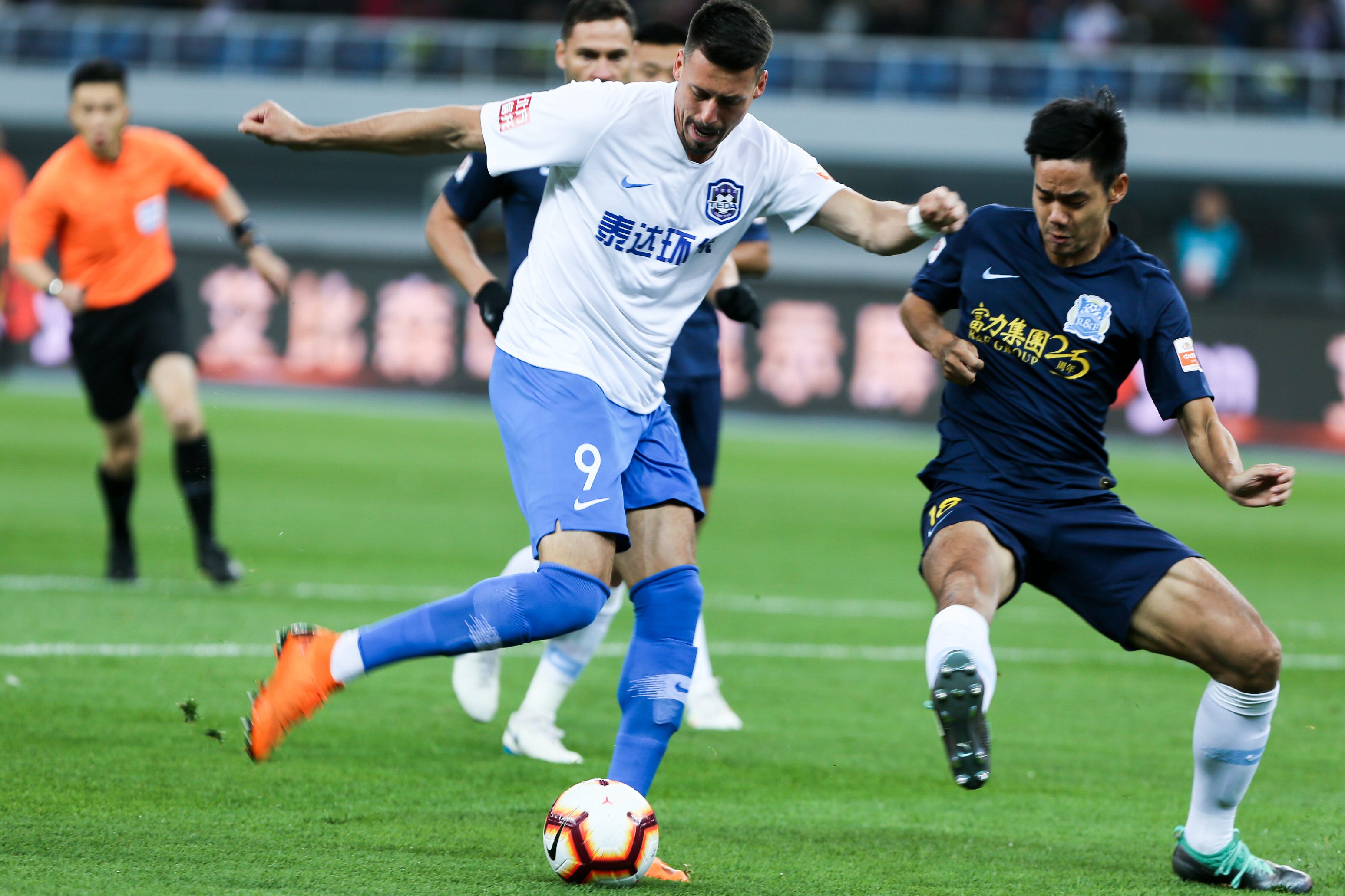 广州富力迎来天津泰达挑战,力求主场胜利的简单介绍 广州富力迎来天津泰达挑战,力求主场胜利的简单介绍