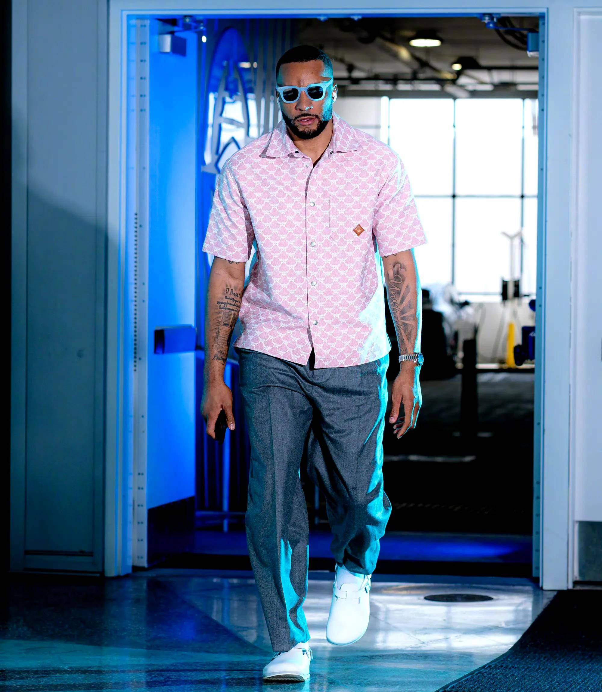 快船客场大胜黄蜂,取得两连胜 快船客场大胜黄蜂,取得两连胜