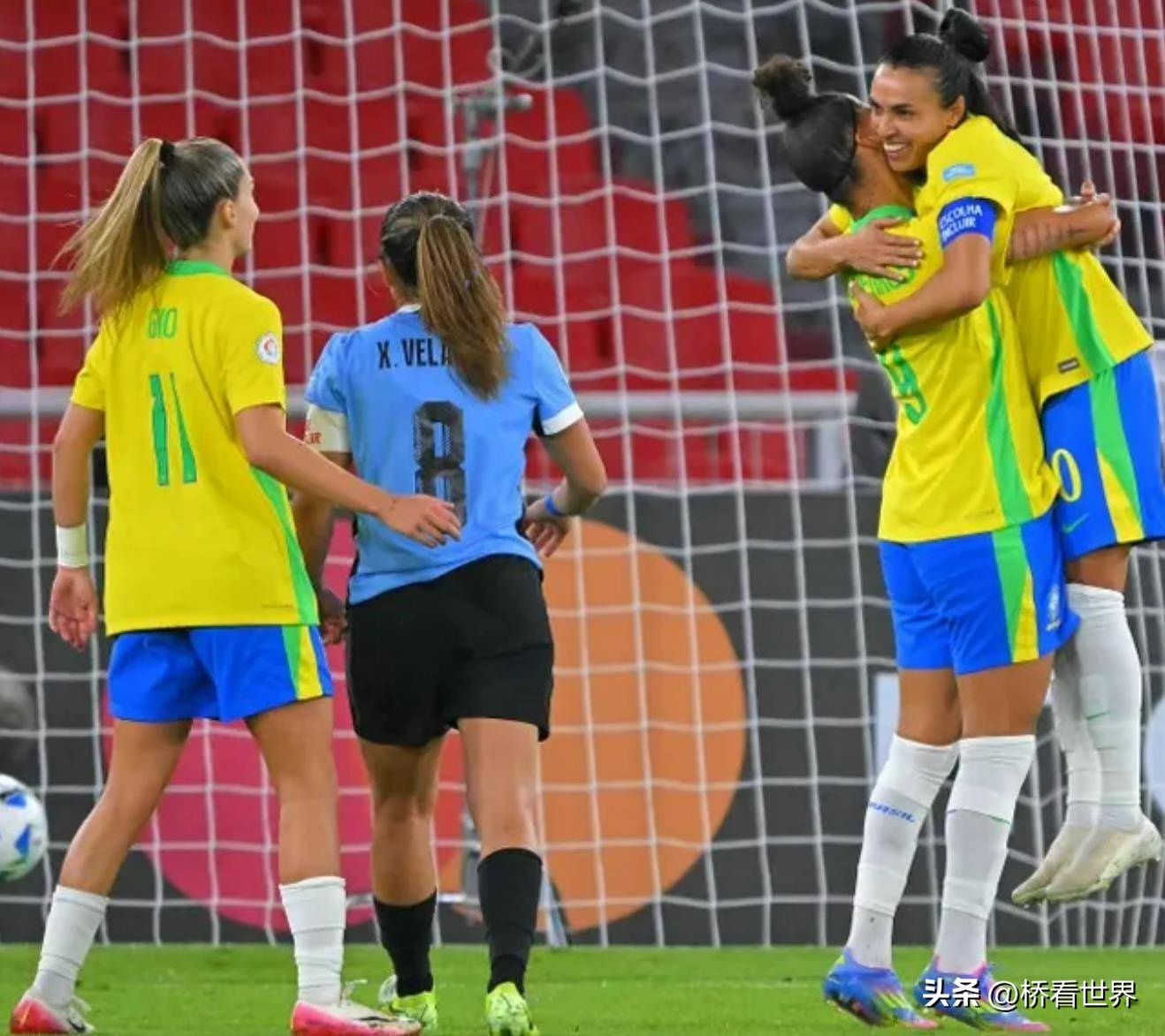 世界各国女足运动员齐聚美洲杯 世界各国女足运动员齐聚美洲杯