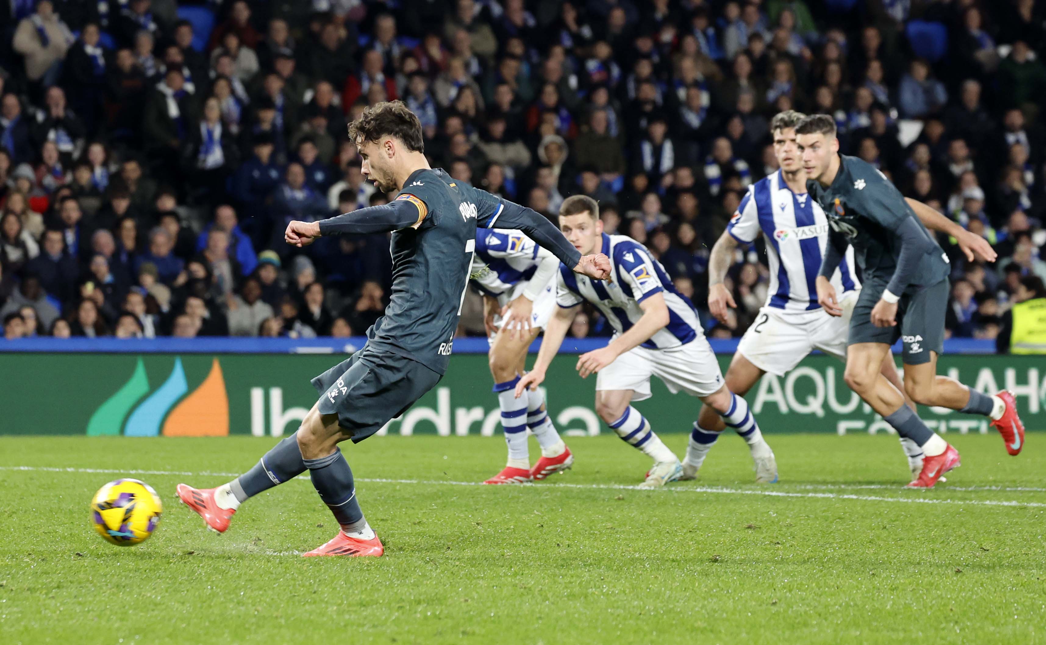 瓦伦西亚豪取三分,战胜毕尔巴鄂 瓦伦西亚豪取三分,战胜毕尔巴鄂