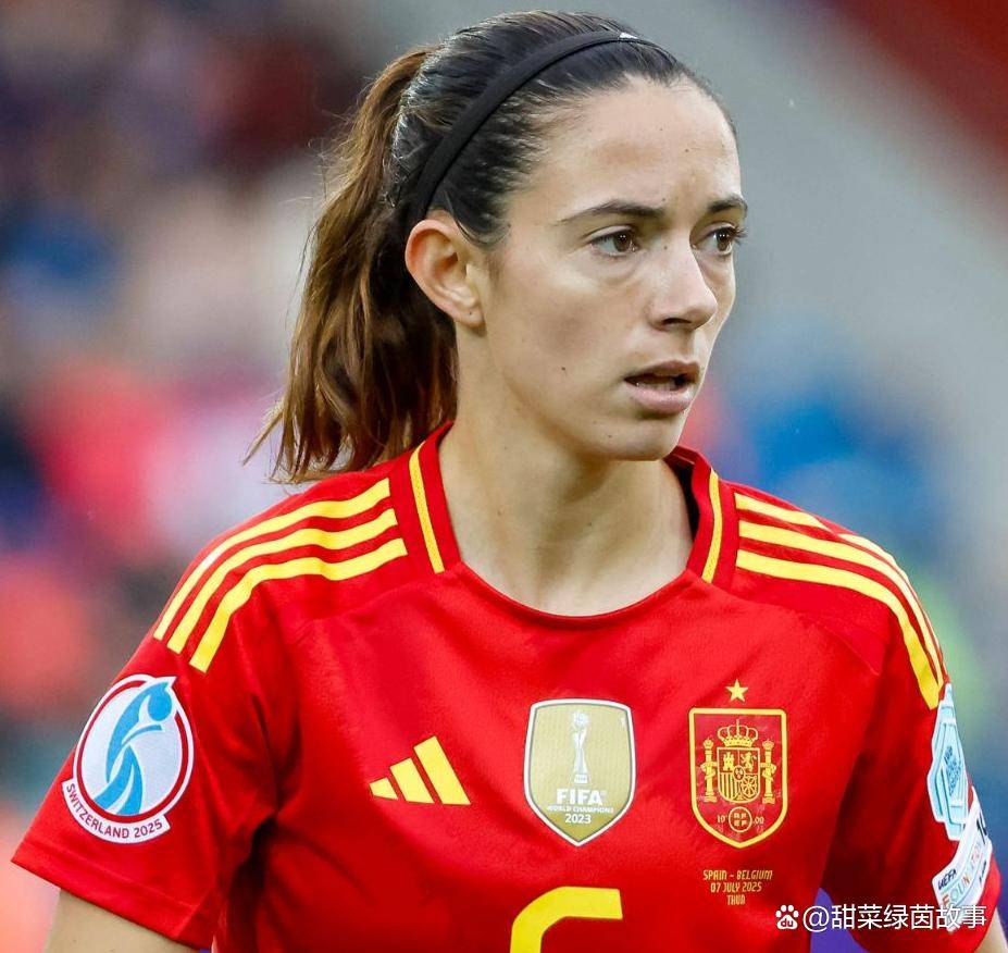 意大利女足探讨战术,为比赛做准备 意大利女足探讨战术,为比赛做准备