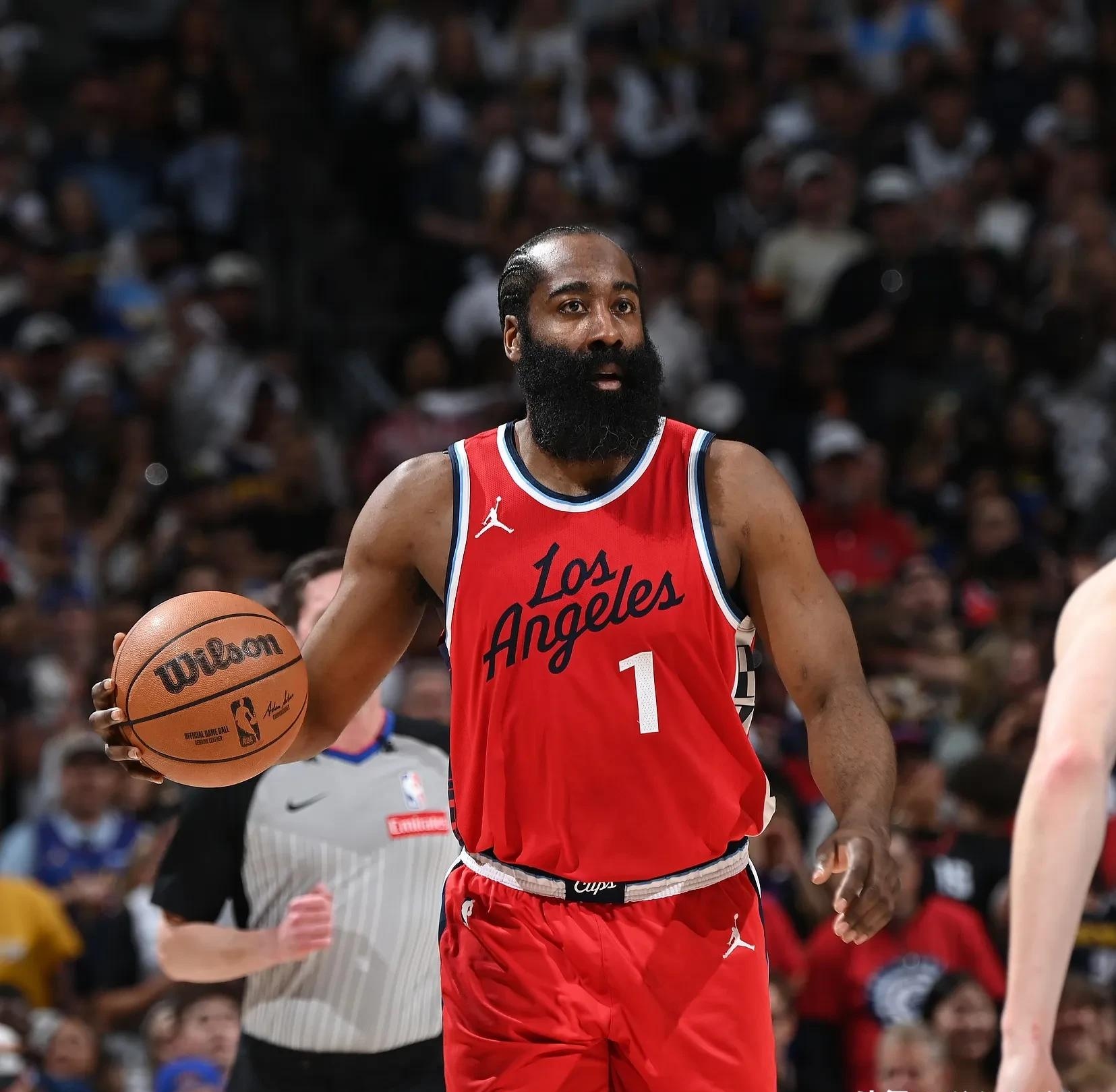 掘金完胜法国男篮,哈登爆发神勇 掘金完胜法国男篮,哈登爆发神勇