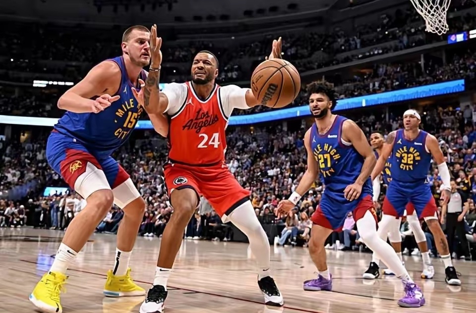 美国男篮轻取凯尔特人B队，凯尔·库兹马绝境逆转的简单介绍