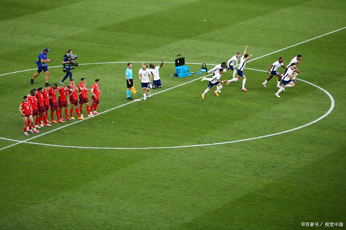 乐鱼体育在线娱乐-足球场上精彩瞬间，引发热议